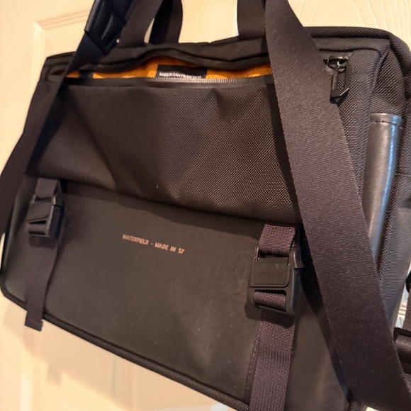 Waterfield Designs Agile Briefcase - Picture 2 of 6